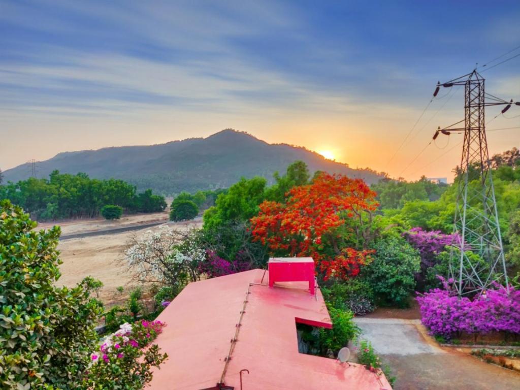 Lake View Resort Lonavala Exteriér fotografie